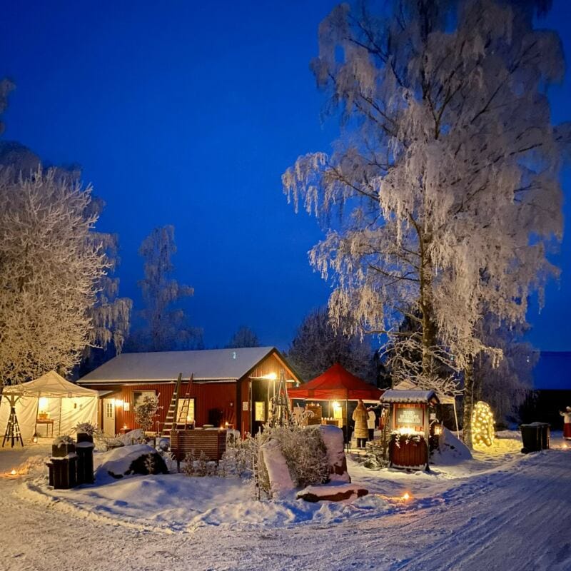 julmarknad i morker